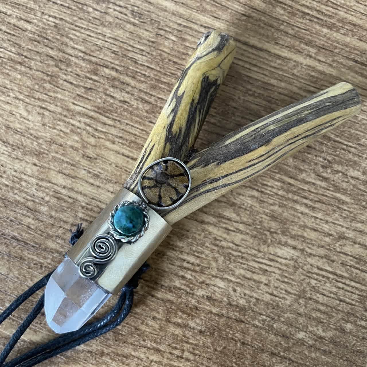 Kuripe Palo Santo Crystal with Aya vine and turquoise &ndash; La Herba